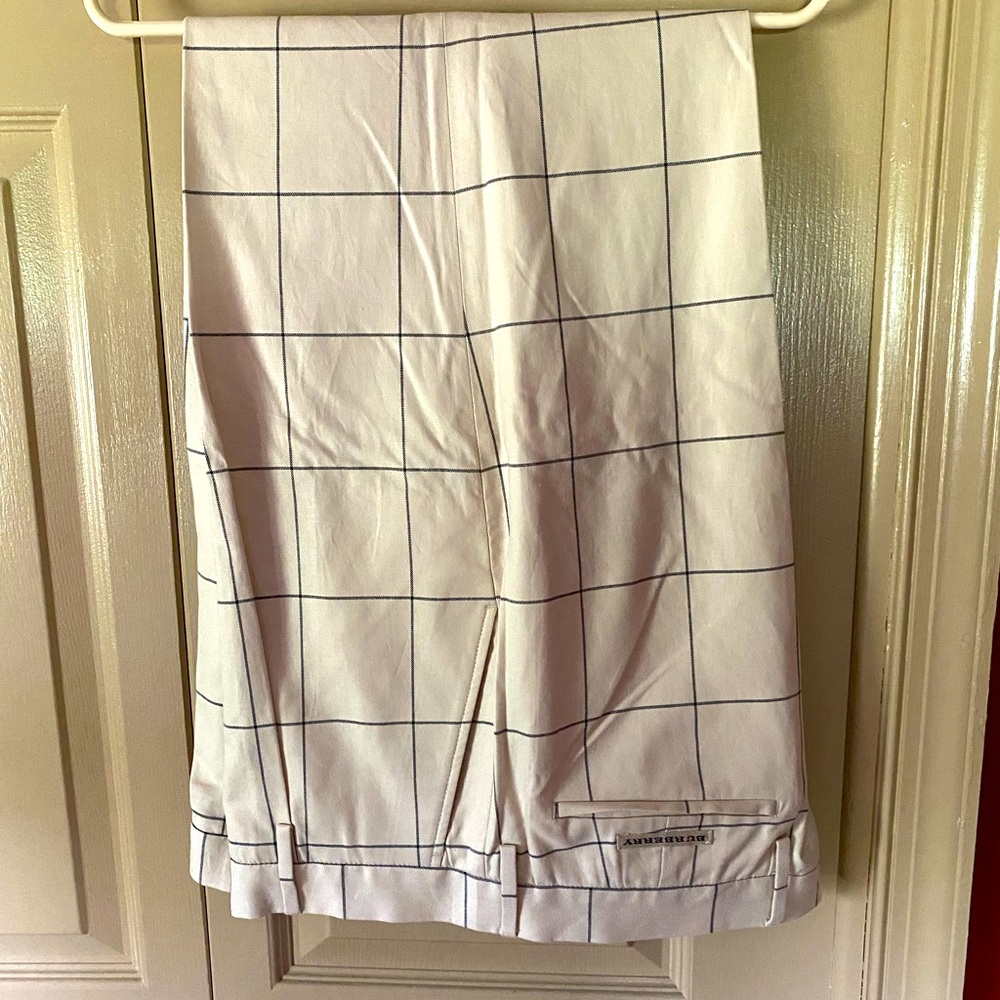 Burberry Golf mens golf pants, like new condition. Size 38 waist.